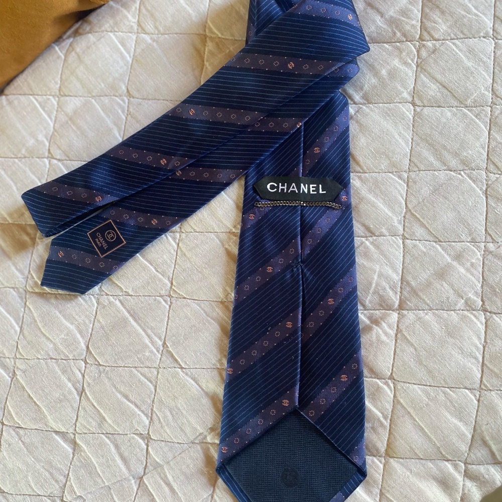 CHANEL Navy/Purple Silk Tie - Picture 3 of 4